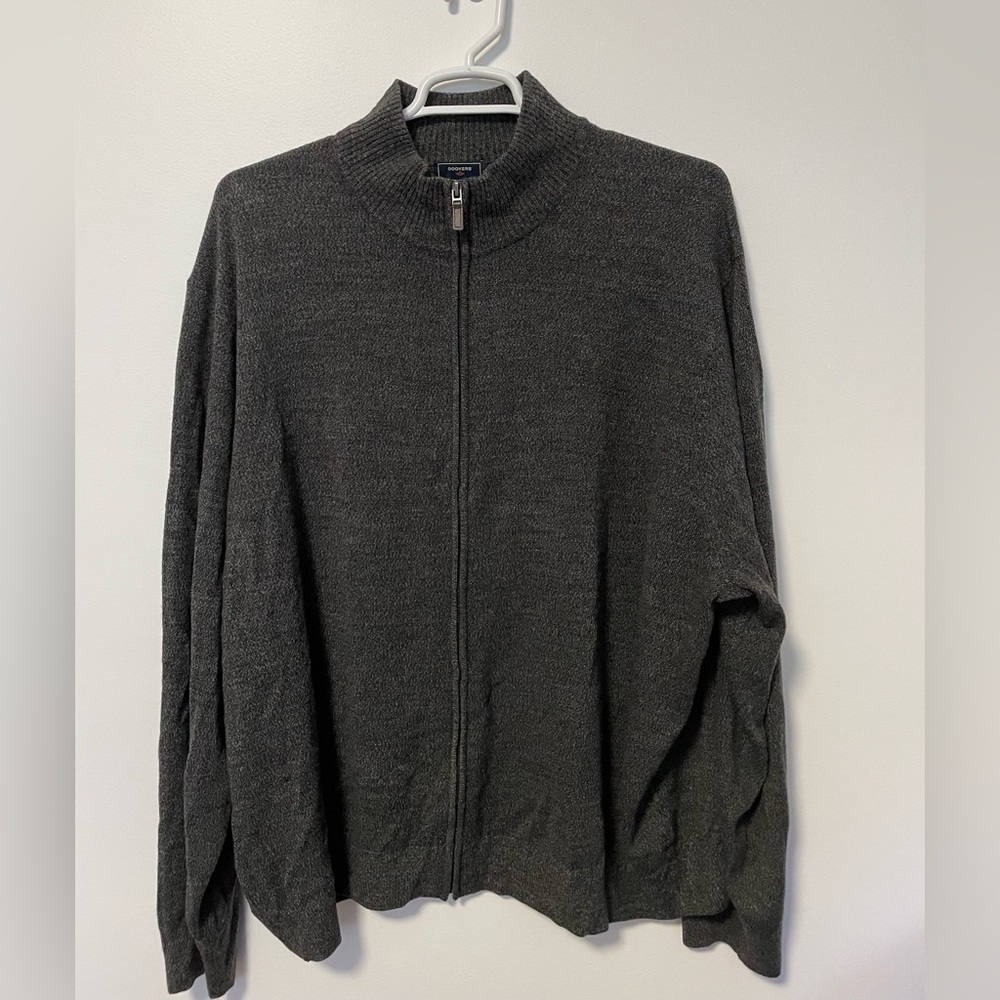 Men’s grey zip sweater